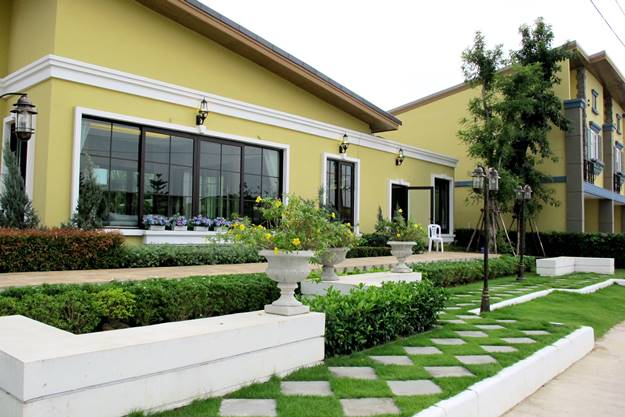 Golden Town On Nut Pattanakarn 